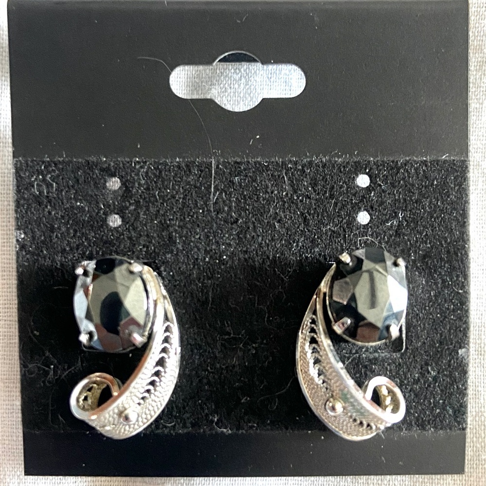 Vintage Sorrento Marked Sterling Clip On Earrings Oval Hematite Center